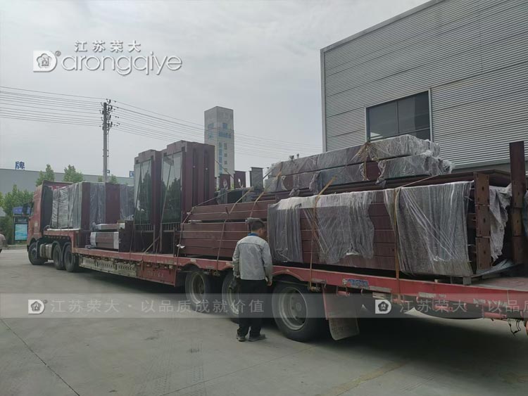 山東智能候車亭迎來第十四批發貨，江蘇榮大再顯制造實力